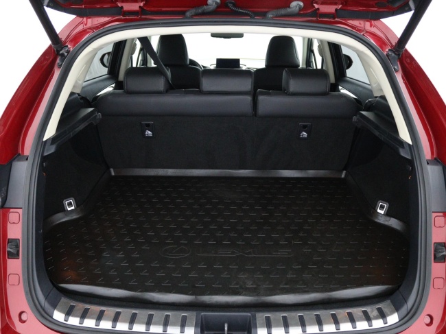 Lexus NX - 300h AWD President Line