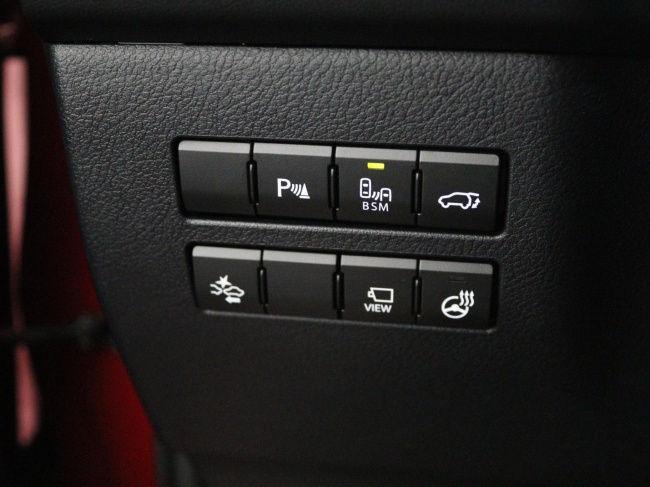 Lexus NX - 300h AWD President Line