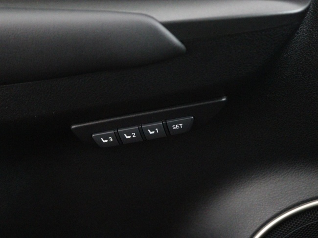 Lexus NX - 300h AWD President Line