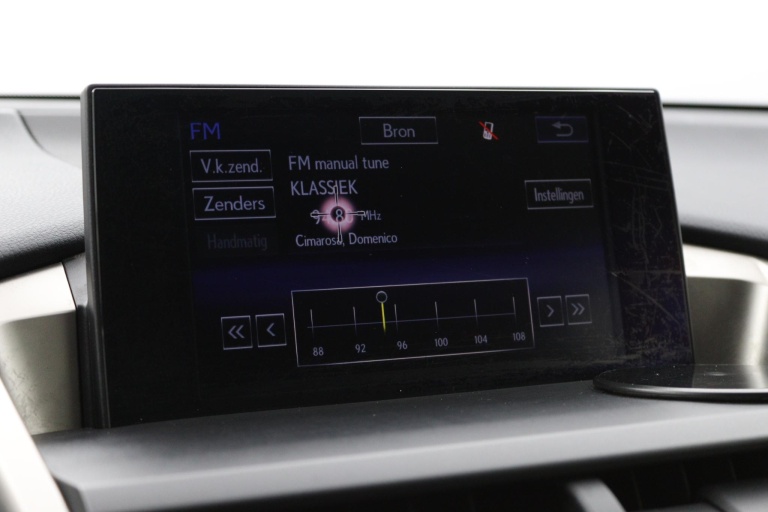 Lexus NX - 300h AWD President Line 51