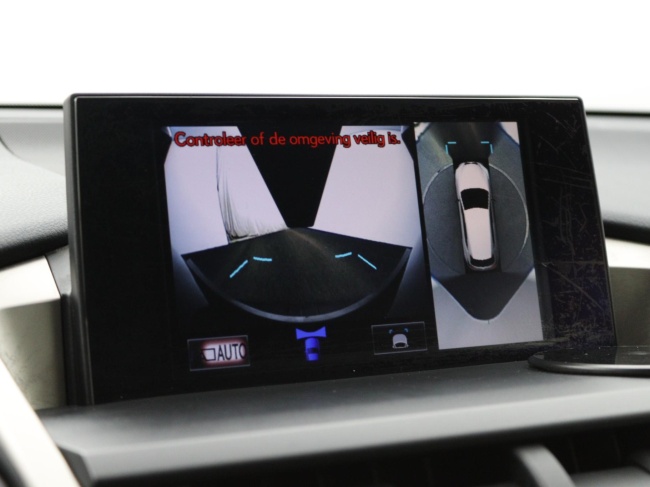 Lexus NX - 300h AWD President Line