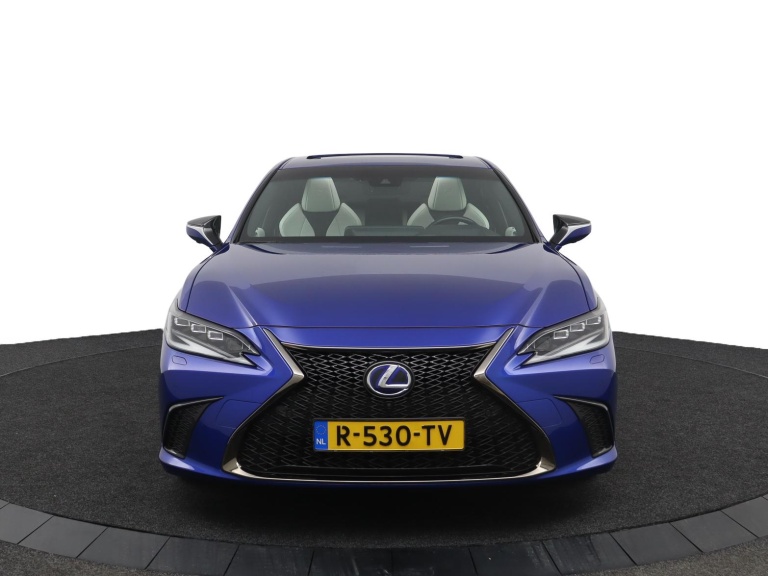 Lexus ES - 300h F Sport Line 16