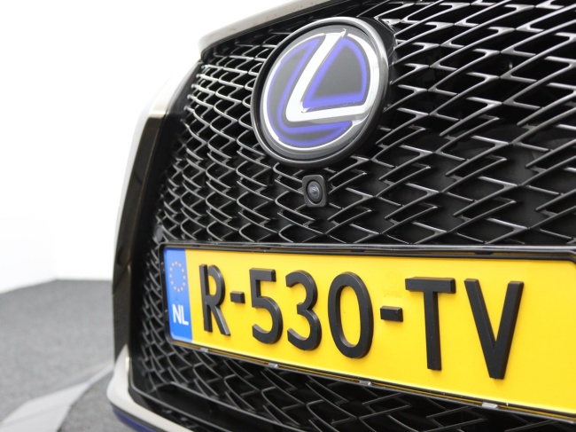 Lexus ES - 300h F Sport Line