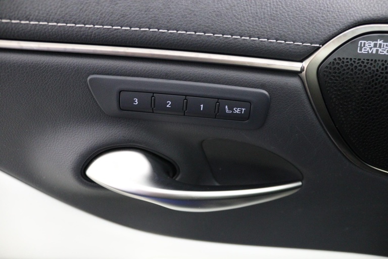 Lexus ES - 300h F Sport Line 41