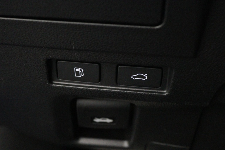 Lexus ES - 300h F Sport Line 42