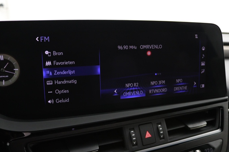 Lexus ES - 300h F Sport Line 48