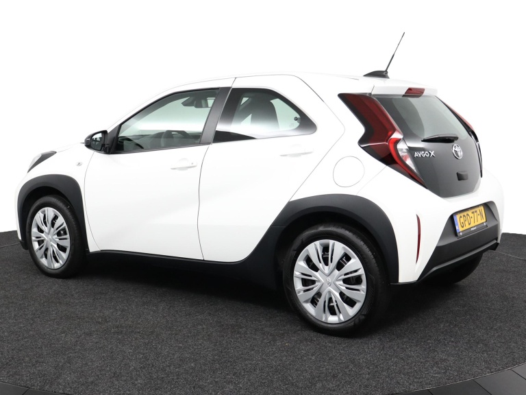 Toyota Aygo X - 1.0 VVT-i MT Play 12