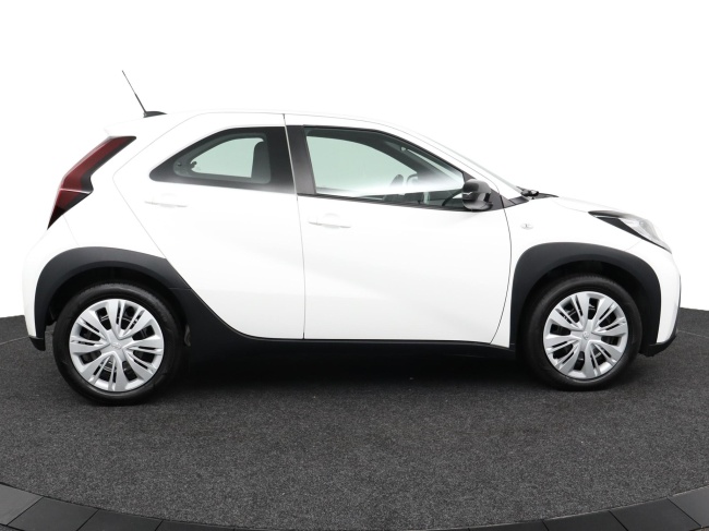 Toyota Aygo X - 1.0 VVT-i MT Play