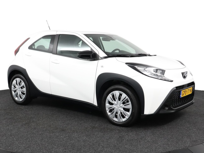 Toyota Aygo X - 1.0 VVT-i MT Play