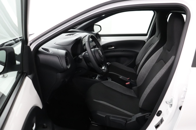 Toyota Aygo X - 1.0 VVT-i MT Play 17