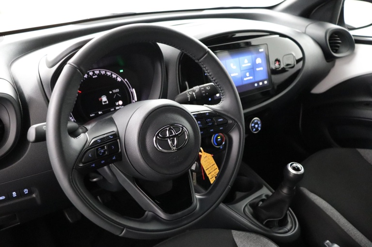 Toyota Aygo X - 1.0 VVT-i MT Play 19