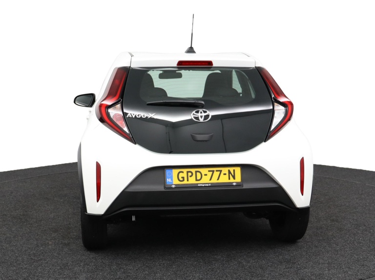 Toyota Aygo X - 1.0 VVT-i MT Play 38