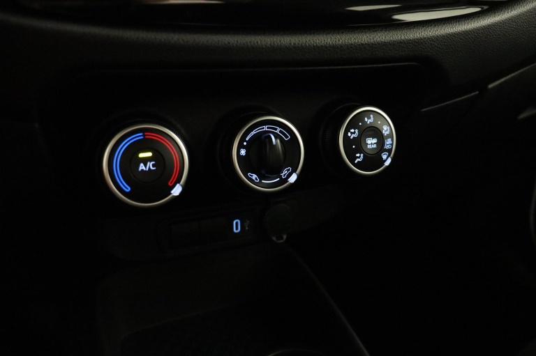 Toyota Aygo X - 1.0 VVT-i MT Play 7