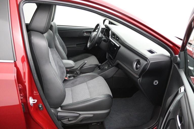 Toyota Auris - 1.8 Hybrid Executive 22