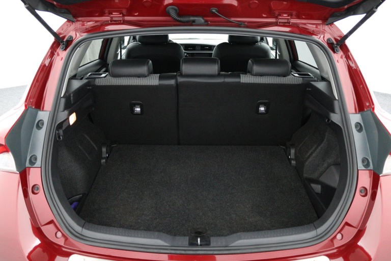 Toyota Auris - 1.8 Hybrid Executive 23