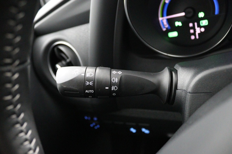 Toyota Auris - 1.8 Hybrid Executive 30