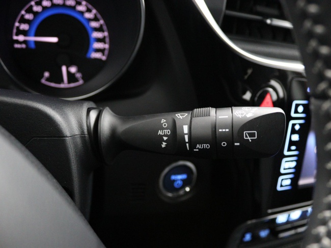 Toyota Auris - 1.8 Hybrid Executive