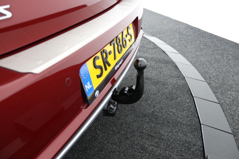 Toyota Auris - 1.8 Hybrid Executive 37