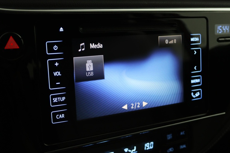 Toyota Auris - 1.8 Hybrid Executive 43