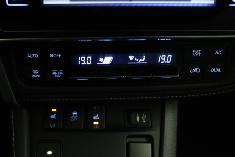 Toyota Auris - 1.8 Hybrid Executive 7