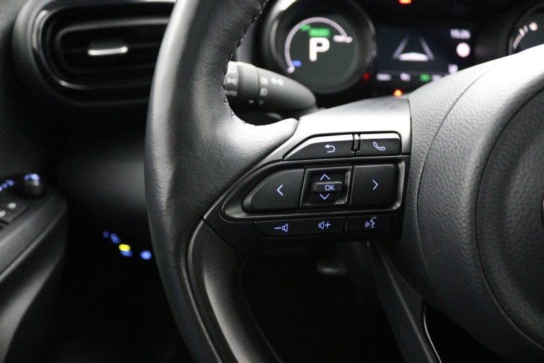 Toyota Yaris - 1.5 Hybrid Executive 19