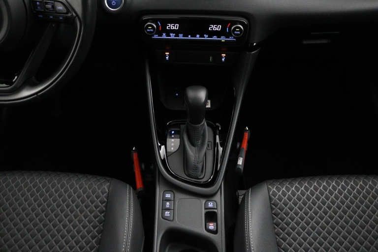 Toyota Yaris - 1.5 Hybrid Executive 26
