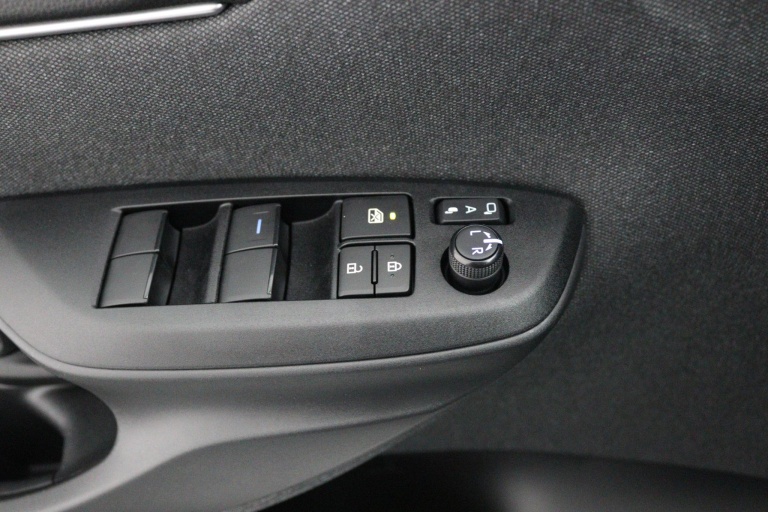 Toyota Yaris - 1.5 Hybrid Executive 28