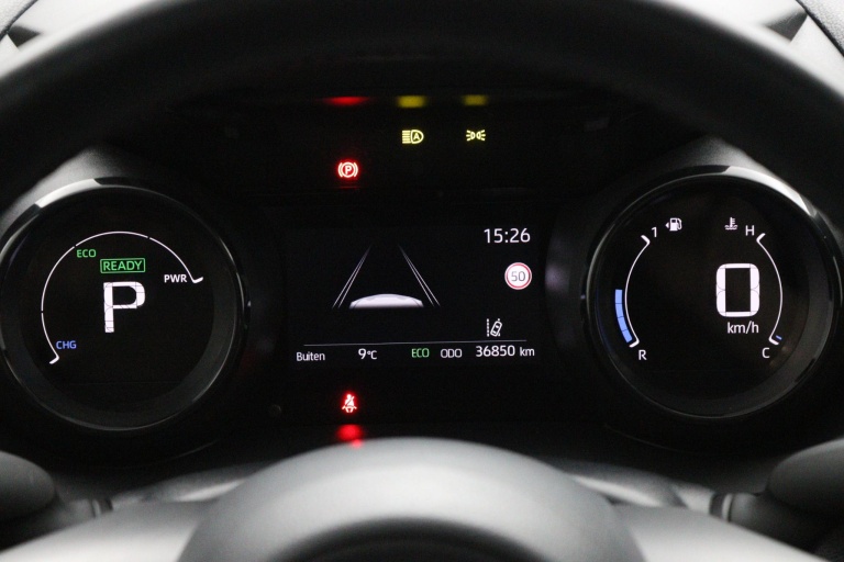 Toyota Yaris - 1.5 Hybrid Executive 6