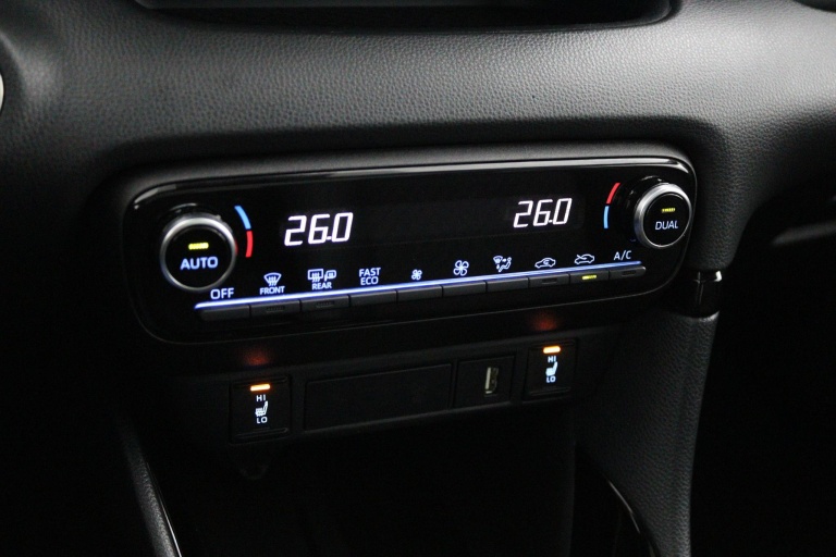 Toyota Yaris - 1.5 Hybrid Executive 7