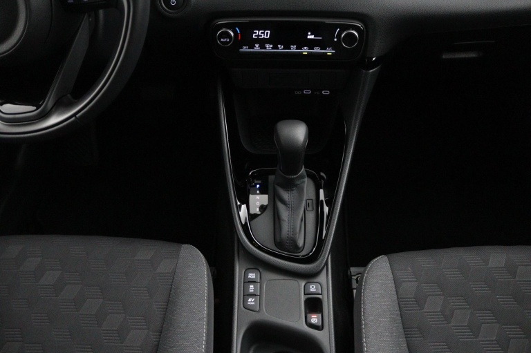 Toyota Yaris - 1.5 Hybrid 115 First Edition 26