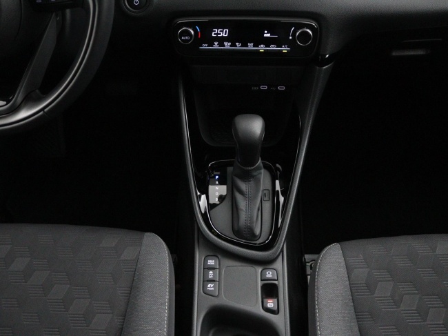 Toyota Yaris - 1.5 Hybrid 115 First Edition