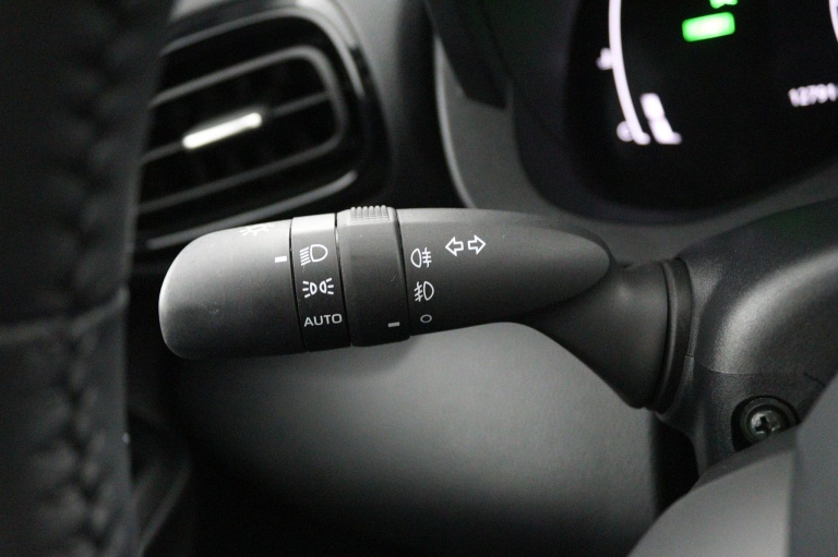 Toyota Yaris - 1.5 Hybrid 115 First Edition 30