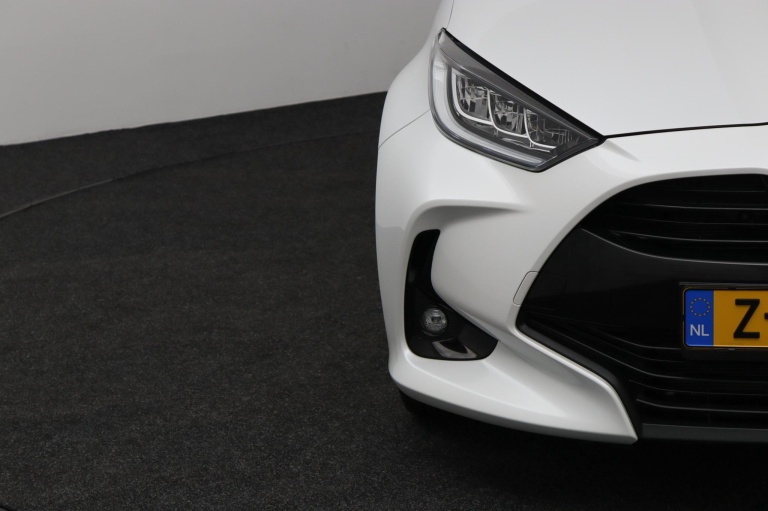 Toyota Yaris - 1.5 Hybrid 115 First Edition 35