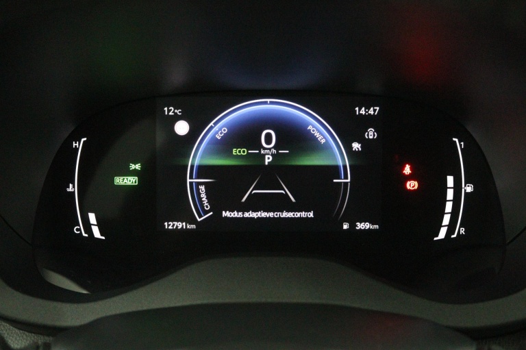 Toyota Yaris - 1.5 Hybrid 115 First Edition 6