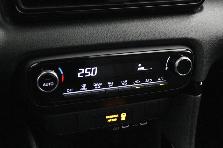 Toyota Yaris - 1.5 Hybrid 115 First Edition 7