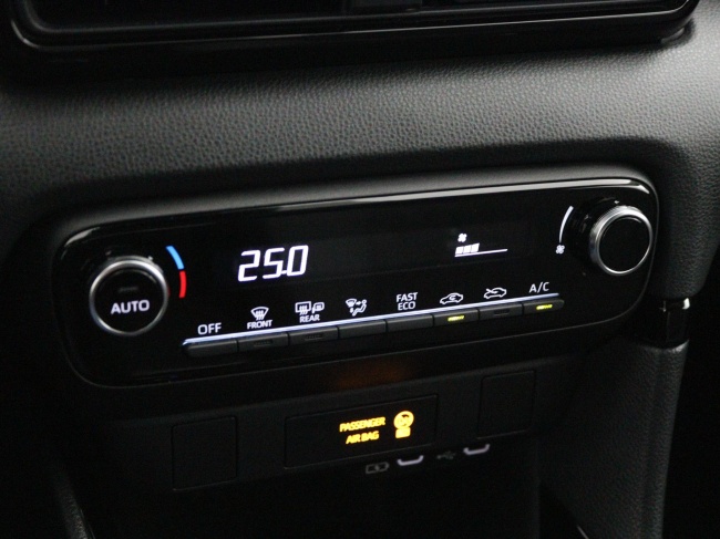 Toyota Yaris - 1.5 Hybrid 115 First Edition