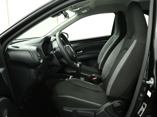 Toyota Aygo X - 1.0 VVT-i MT Play