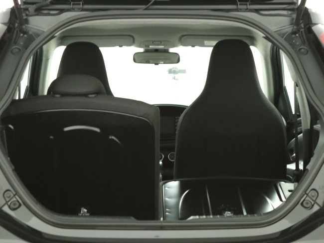 Toyota Aygo X - 1.0 VVT-i MT Play