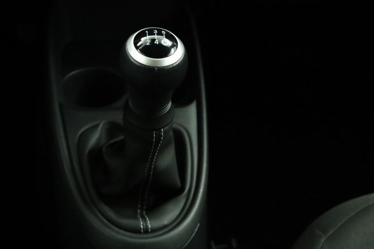 Toyota Aygo X - 1.0 VVT-i MT Play 27