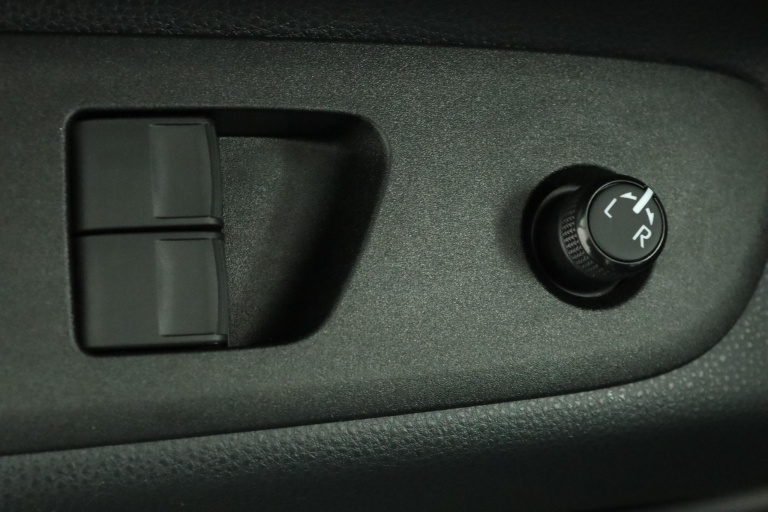 Toyota Aygo X - 1.0 VVT-i MT Play 28