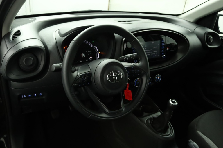 Toyota Aygo X - 1.0 VVT-i MT Play 61