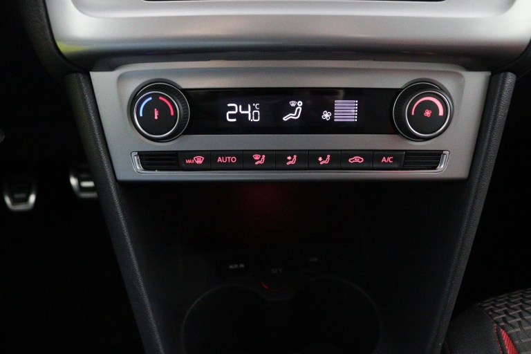 Volkswagen Polo - 1.2 TSI Highline 6