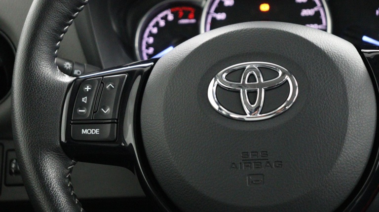 Toyota Yaris - 1.0 VVT-i Comfort 18