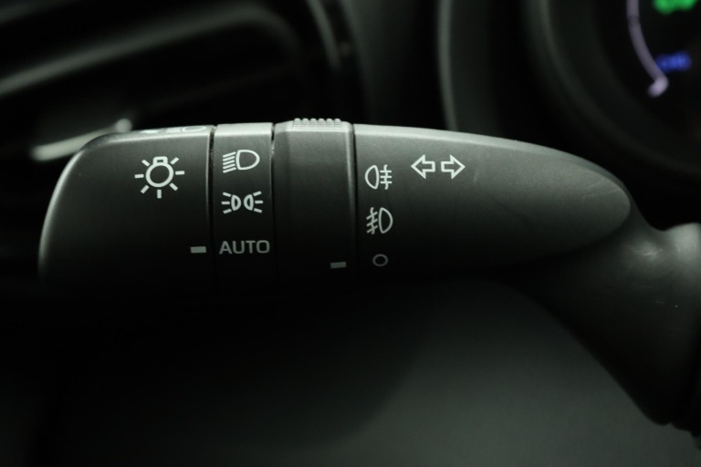 Toyota Yaris - 1.5 Hybrid Dynamic 29