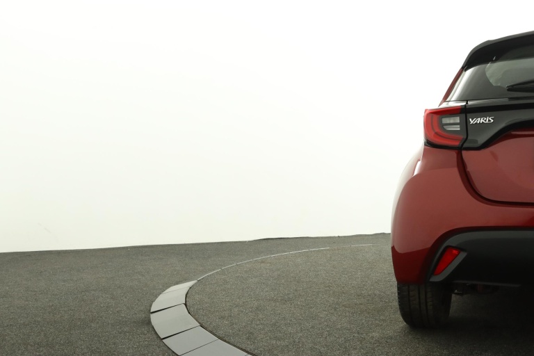 Toyota Yaris - 1.5 Hybrid Dynamic 38