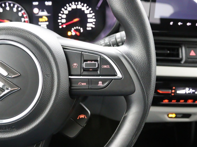 Suzuki Swift - 1.2 Comfort Smart Hybrid