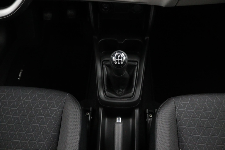 Suzuki Swift - 1.2 Comfort Smart Hybrid 24