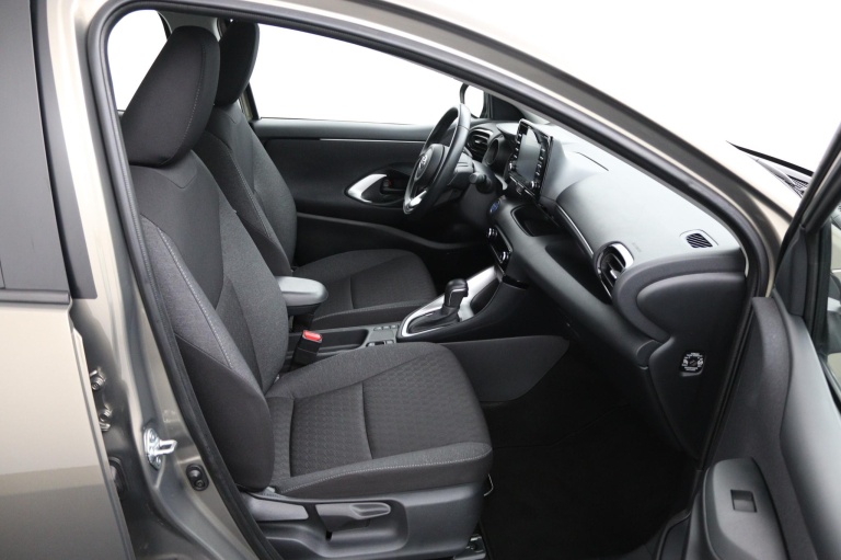 Toyota Yaris - 1.5 Hybrid Dynamic 22