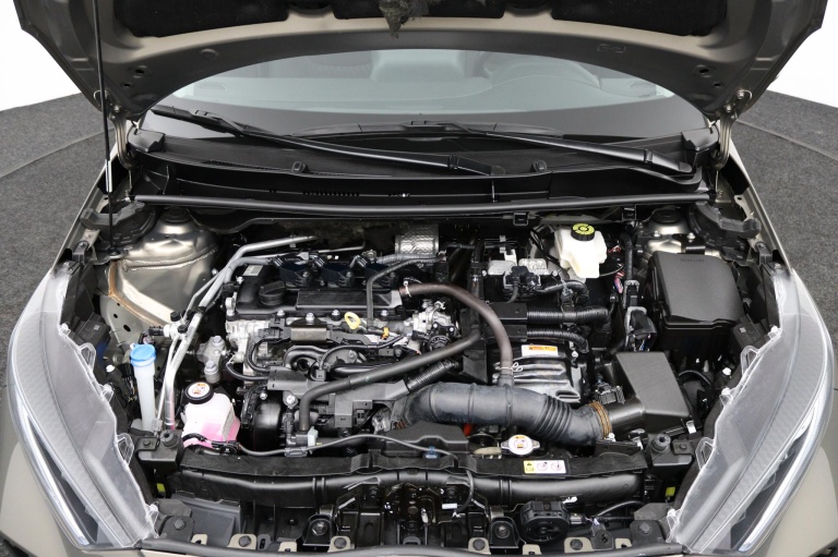 Toyota Yaris - 1.5 Hybrid Dynamic 34