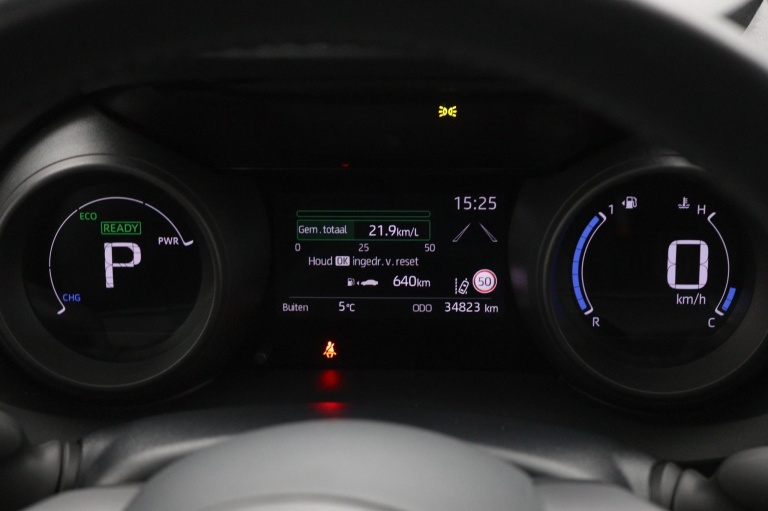 Toyota Yaris - 1.5 Hybrid Dynamic 6